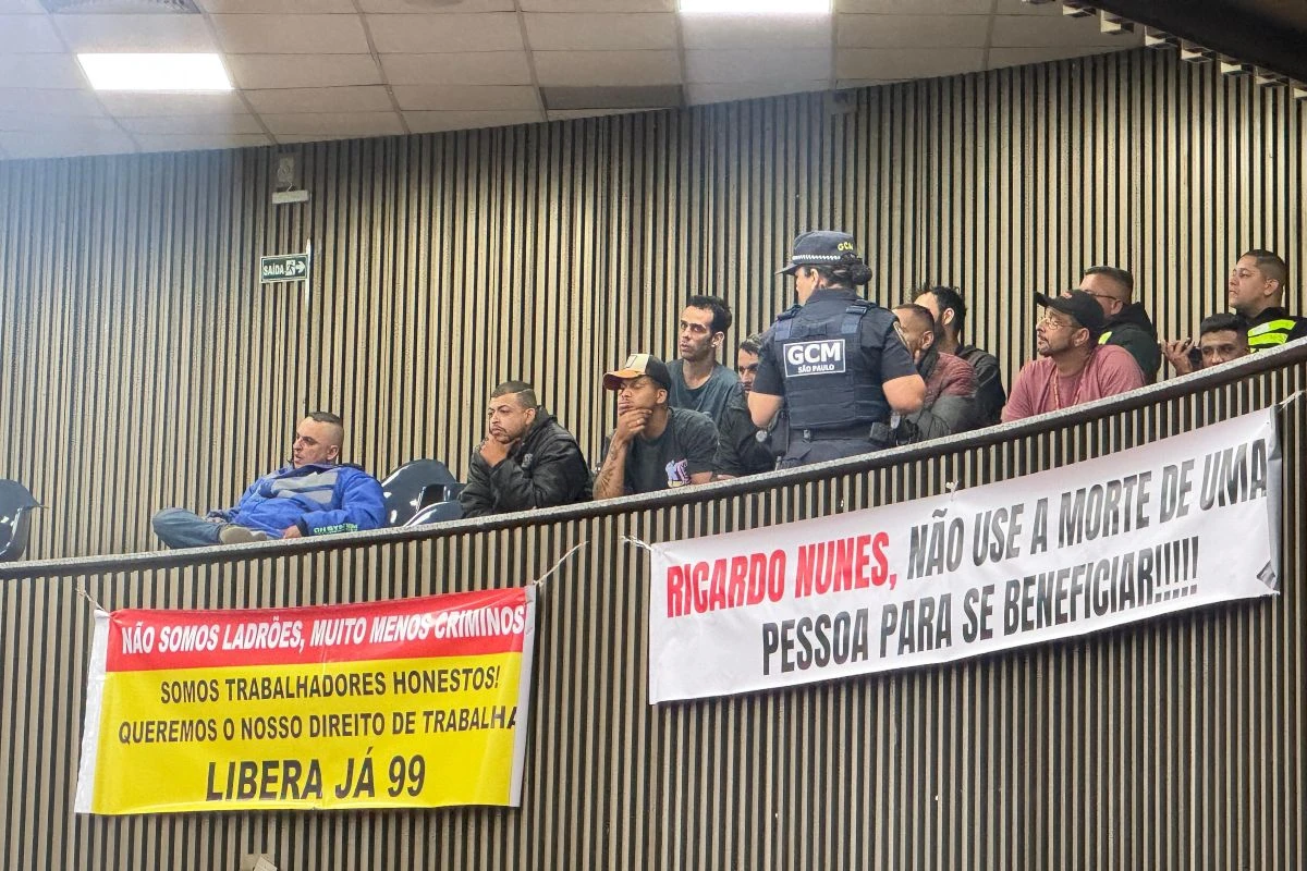 Mototaxistas negam terem sido pagos para ir à Câmara: “Vim de graça”