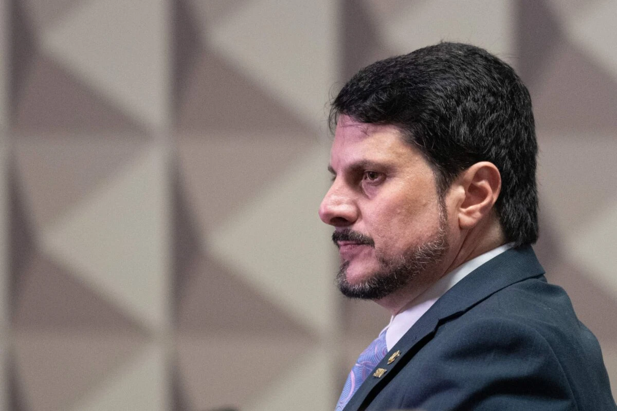 “Rejeito acordo feito com STF para tirar a tornozeleira”, diz Do Val