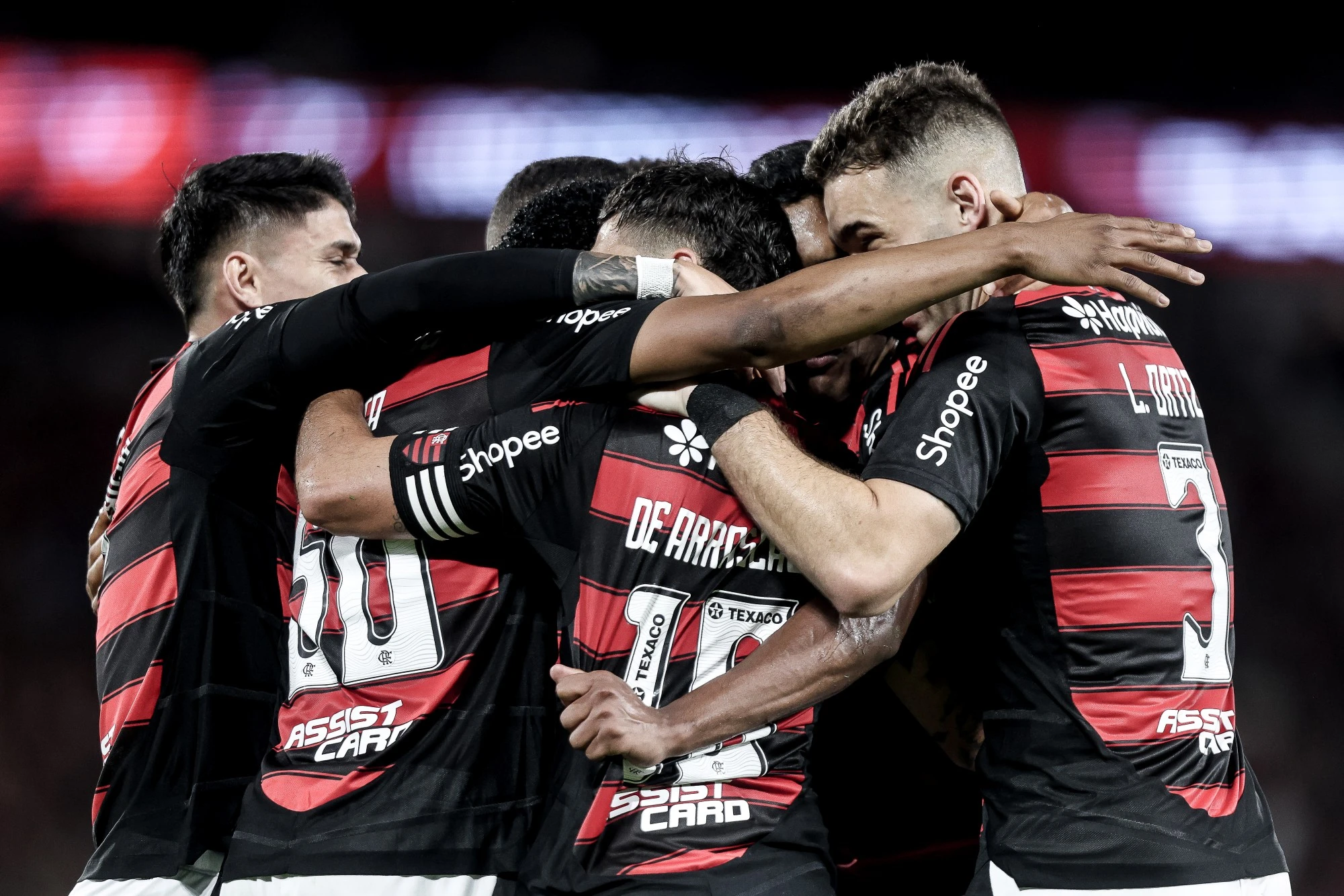 Flamengo x Vitória: saiba onde assistir ao jogo do Brasileirão