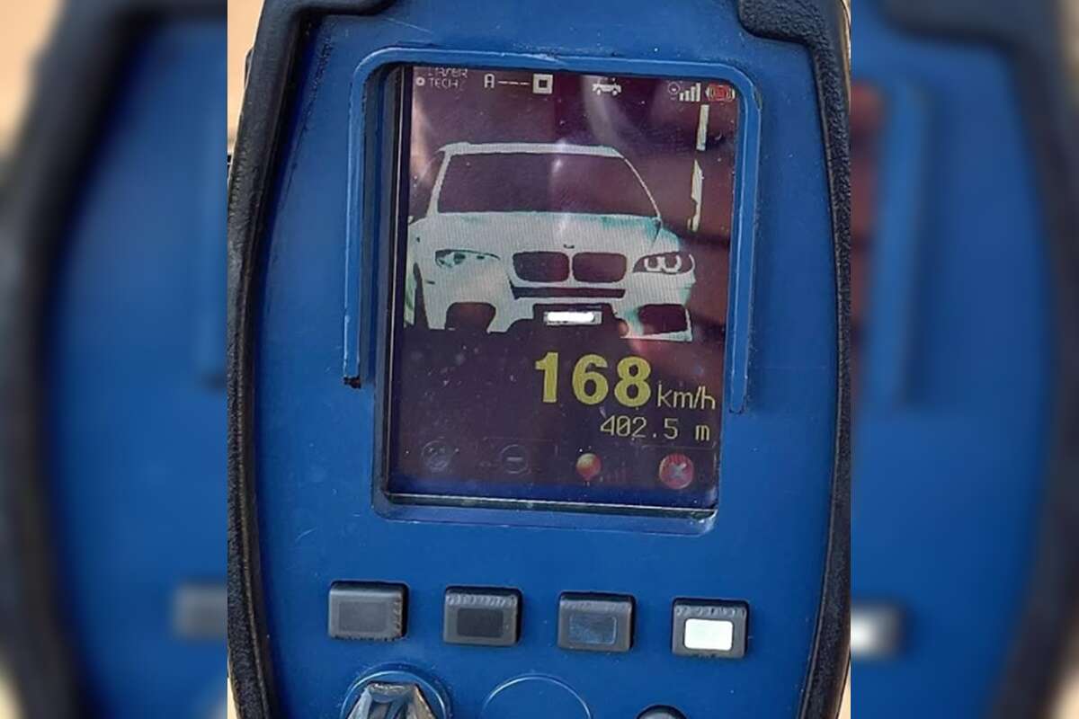 “Procure um autódromo”, avisa PM ao flagrar BMW a 168km/h em SC