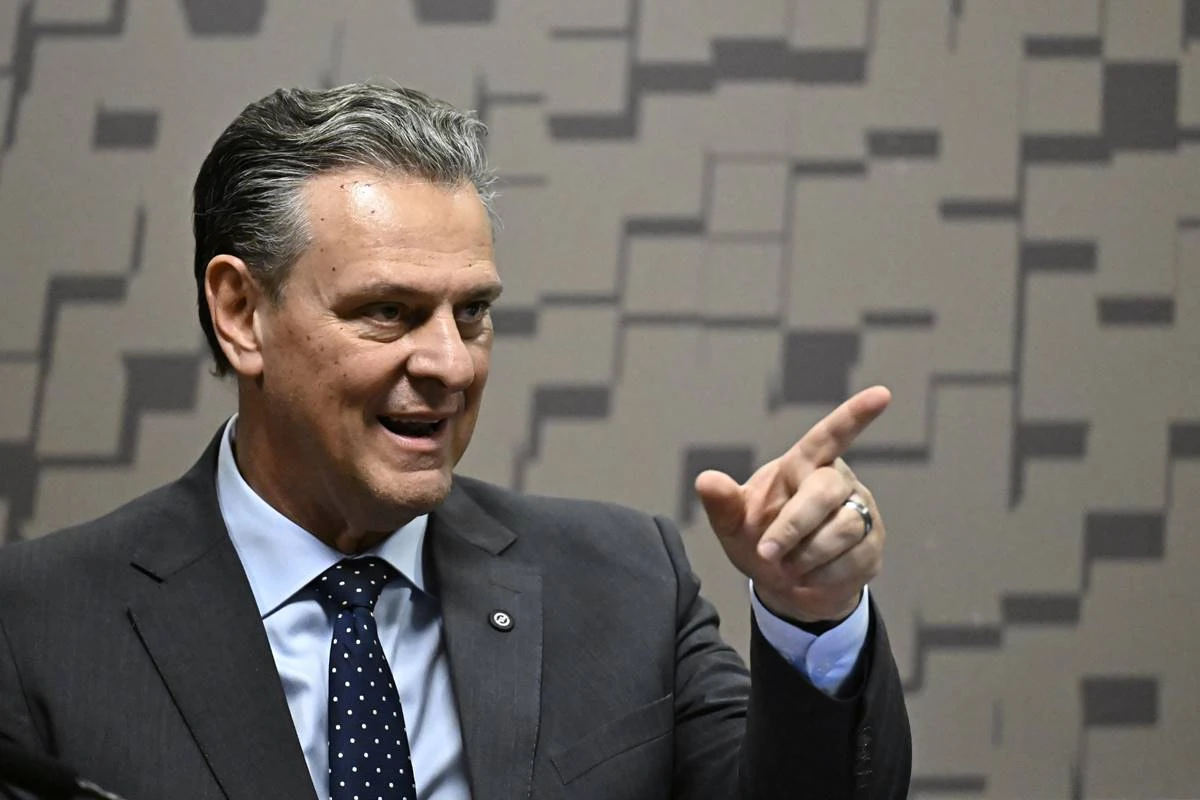 No Senado, Fávaro reforça que foco de gripe aviária no RS foi contido