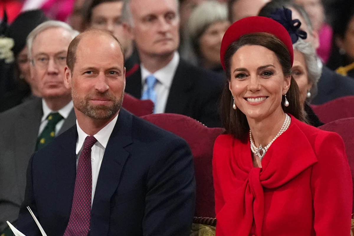 Príncipe William e Kate compartilham foto rara de “membro” da família