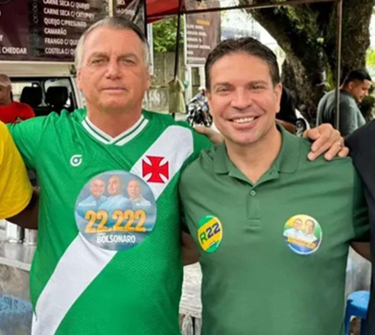 Em campanha com Ramagem no Rio, Bolsonaro promete ir a jogo do Vasco