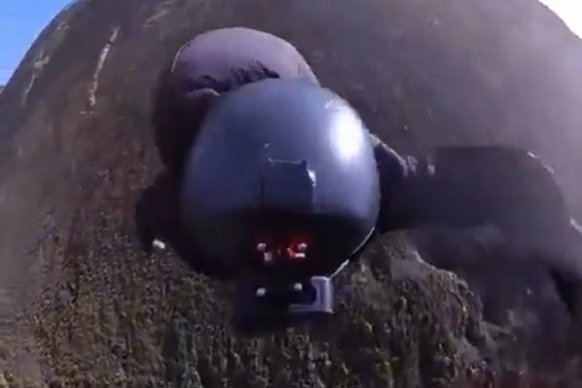 Bombeiro filma a própria queda durante salto de base jump no ES