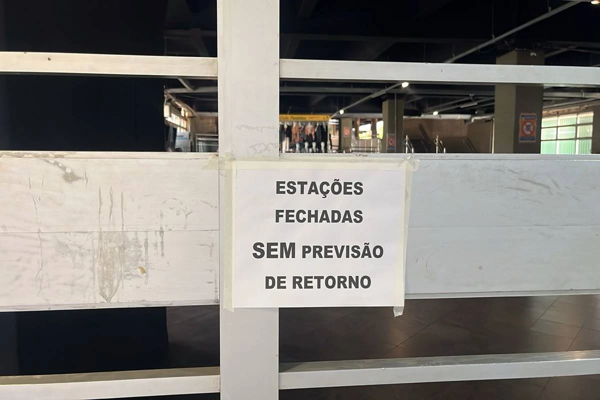 Metrô segue fechado e GDF anuncia plano emergencial no horário de pico
