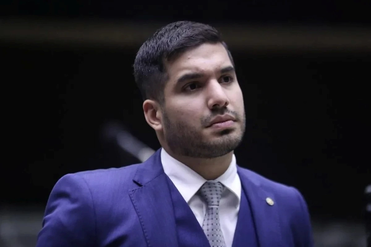 Deputado quer condecorar policial que matar mais traficantes