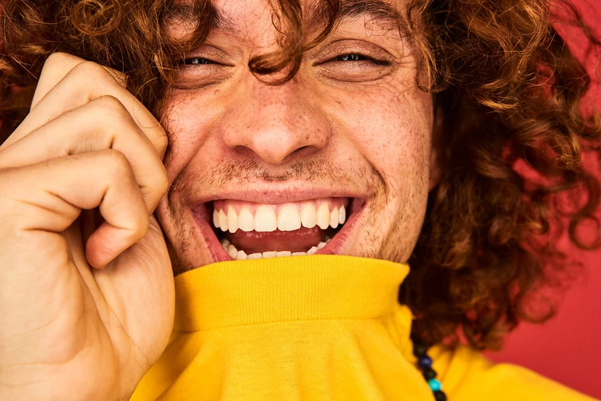Ciência revela a fórmula secreta que torna um sorriso mais atraente