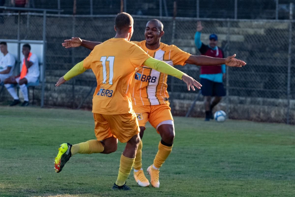 Brasiliense vence o CRAC e garante a liderança do Grupo A5 na Série D