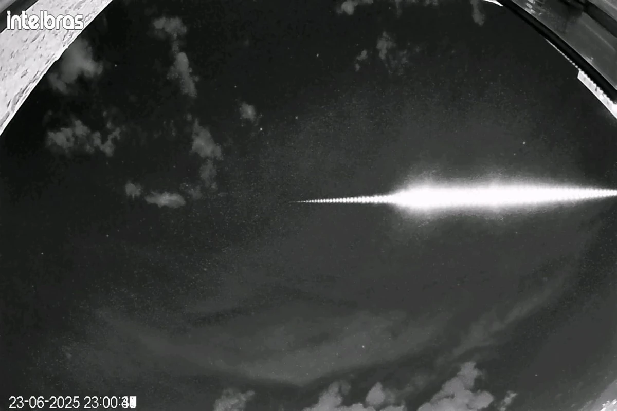 Vídeo: câmera flagra fenômeno astronômico raro no céu de Brasília
