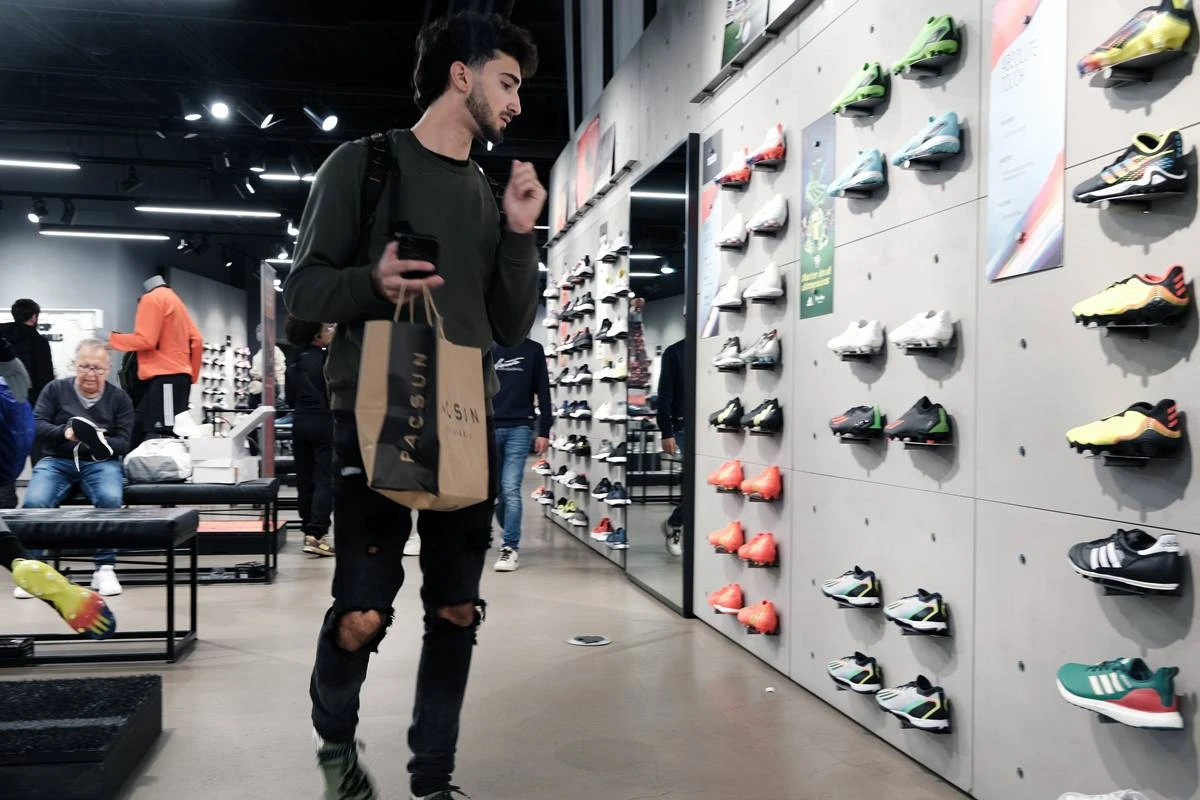 Adidas reforça possível aumento de preços nos EUA após tarifas