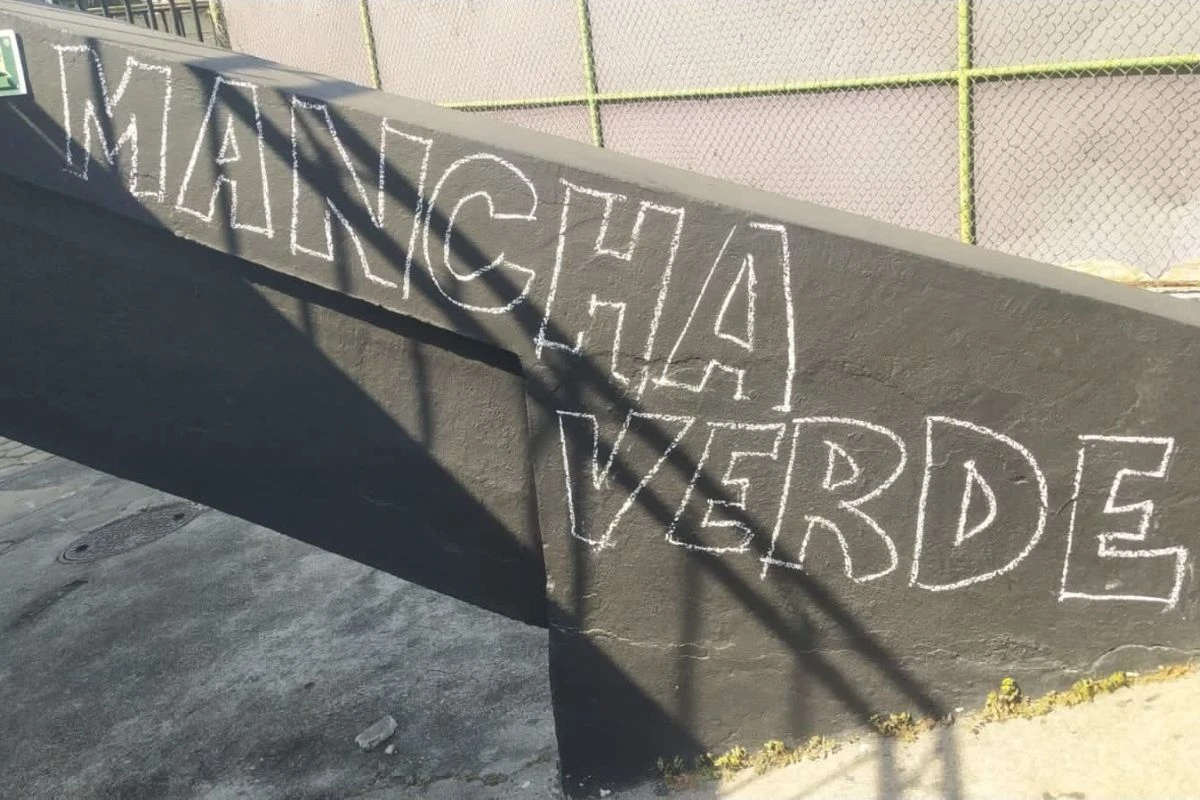 Torcida do Vasco espalha provocações a corintianos em São Januário
