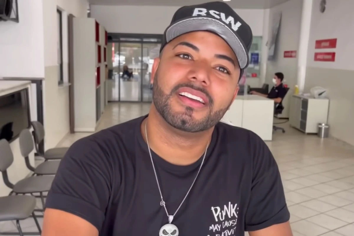 Vaza uma das fotos sensuais anexadas ao processo contra Hytalo Santos