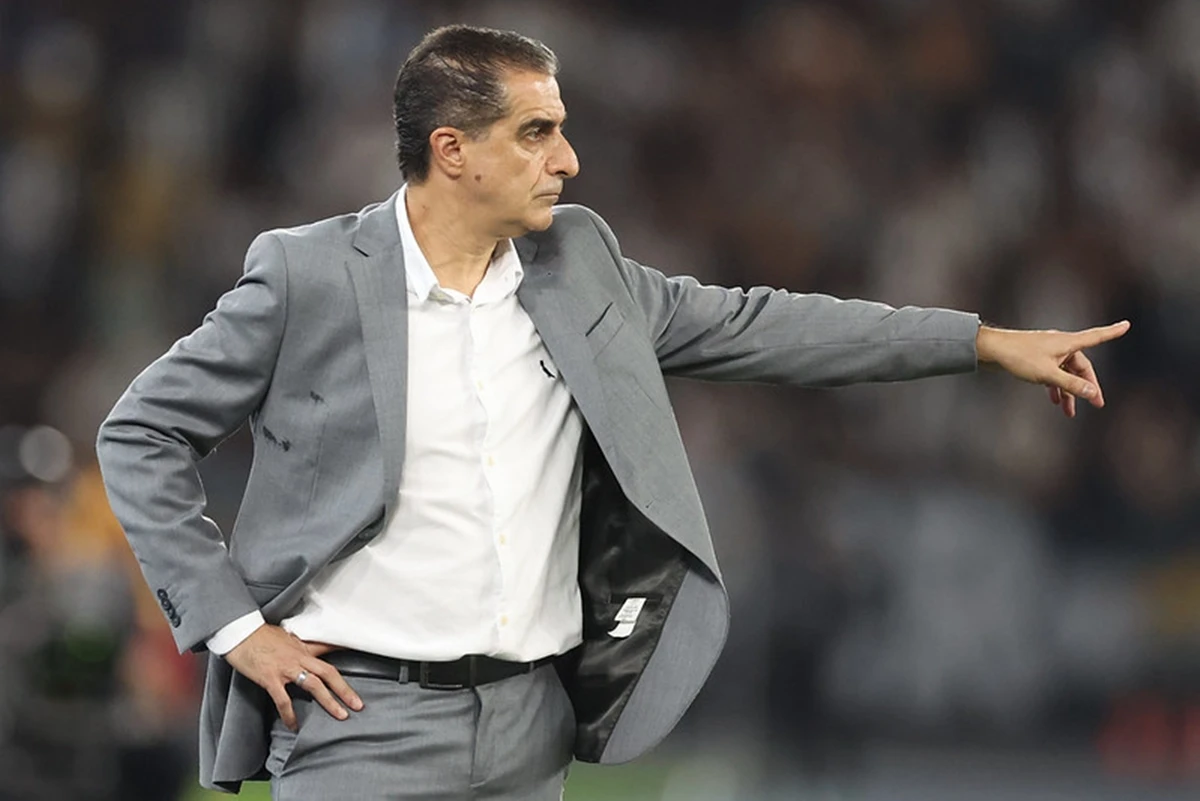 Renato Paiva aponta insatisfação após eliminação do Fortaleza