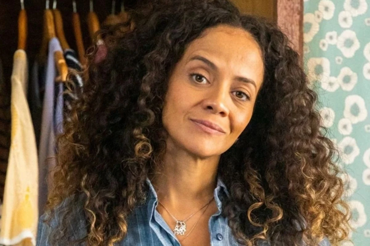Aline Borges se pronuncia sobre falta de DRT e rebate sindicato. Leia!
