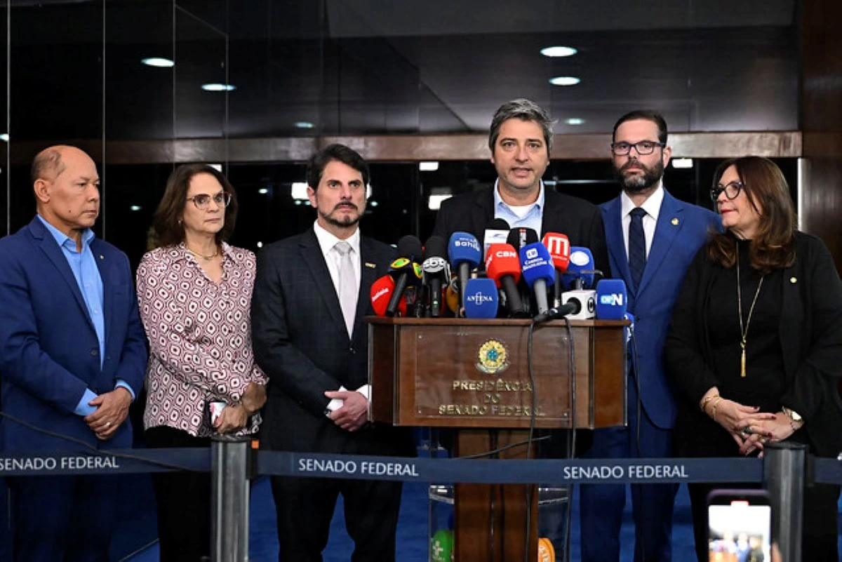 Reações da oposição a favor de Bolsonaro esbarram em falta de apoio