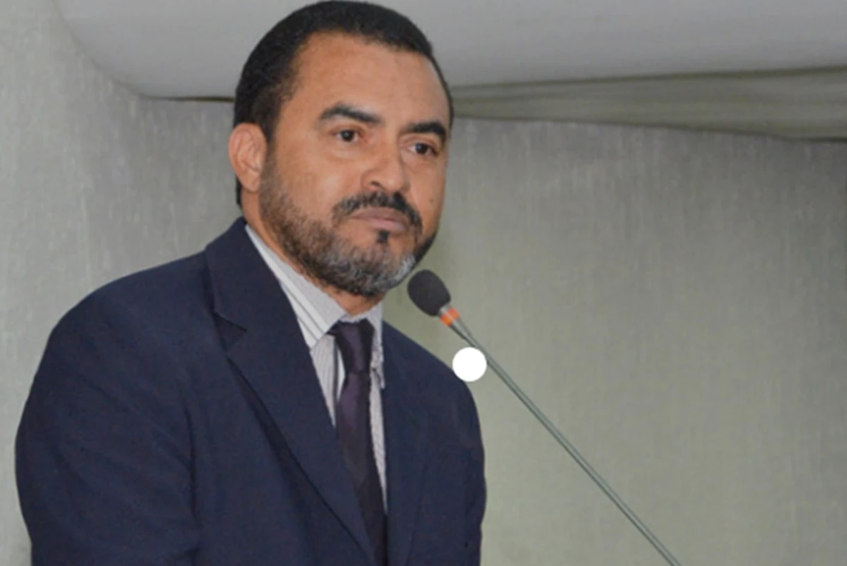 Mensagens indicam propina a governador de TO por frangos congelados