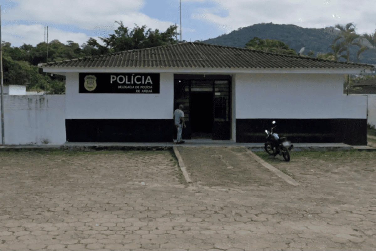 Homem é preso por estuprar e engravidar neta de 13 anos da parceira