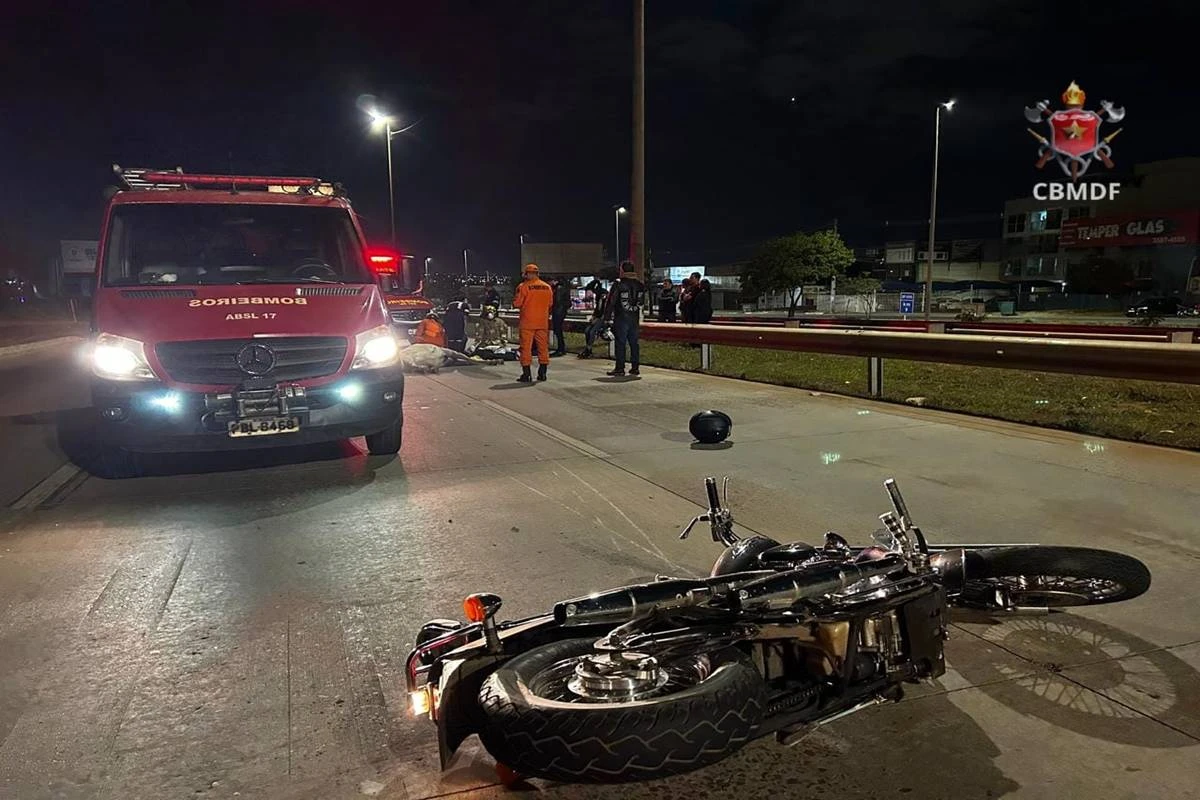 Motociclista morre ao atingir cavalo que atravessava Via Estrutural