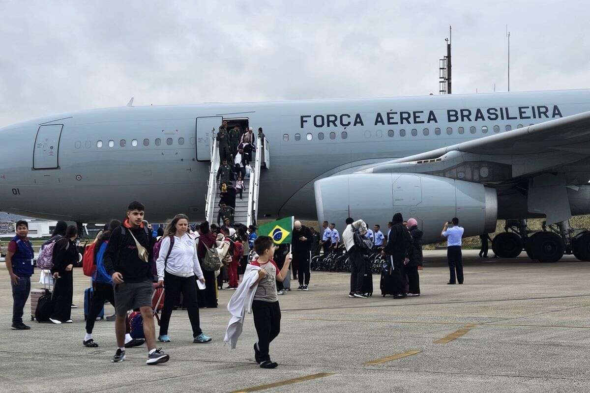 Governo federal repatria 101 brasileiros em Fortaleza e Belo Horizonte