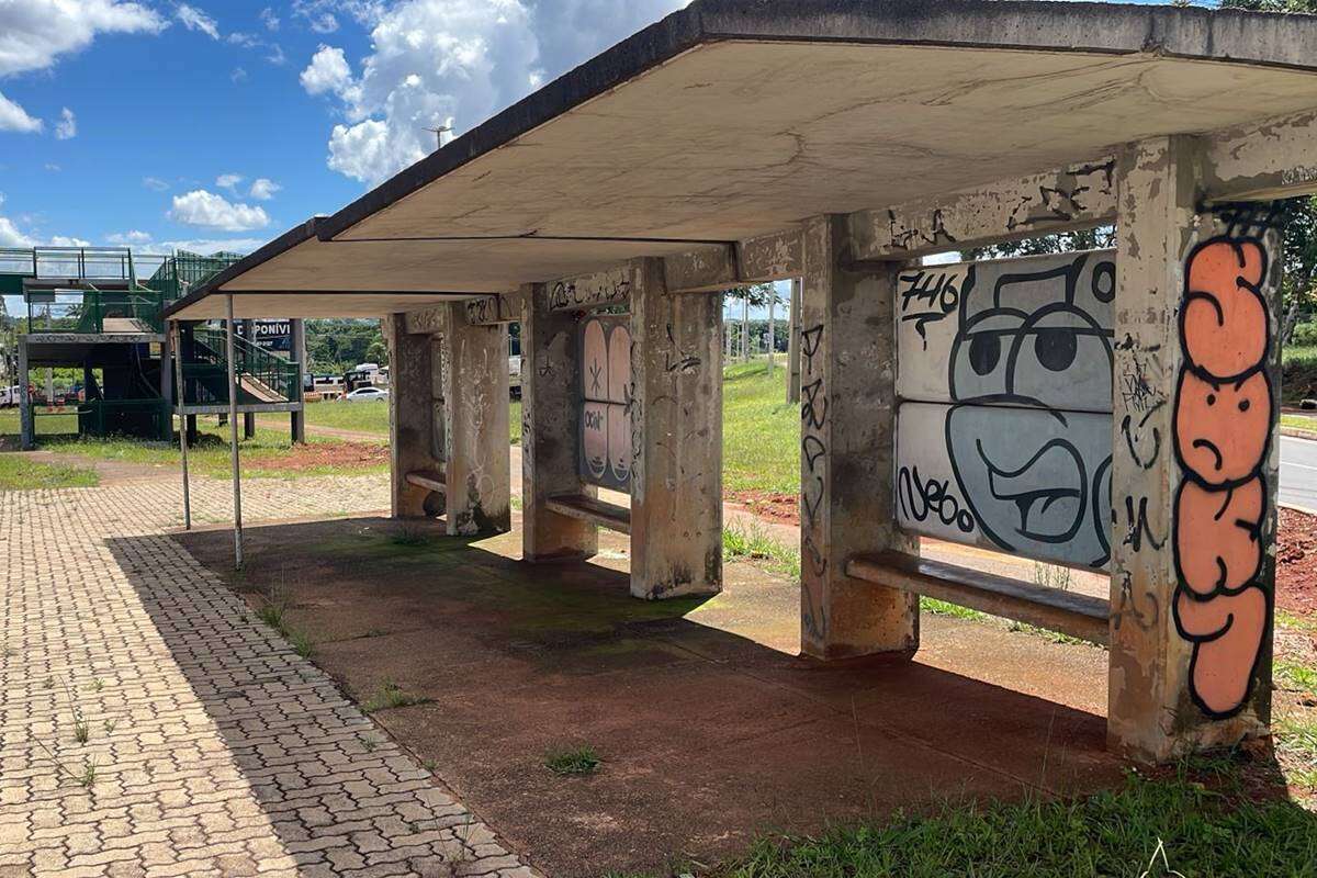 Obras na marginal da EPTG interditam parada de ônibus; saiba mais