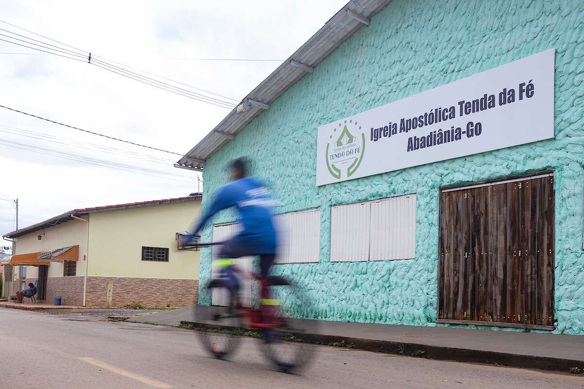 Abadiânia: sem João de Deus, casas espíritas viram igrejas evangélicas