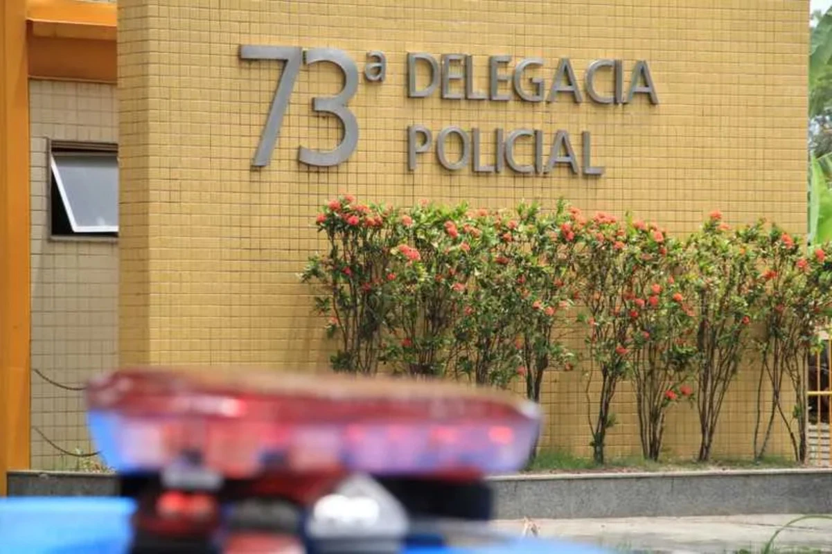Mãe entrega o próprio filho à polícia por abuso sexual contra enteado