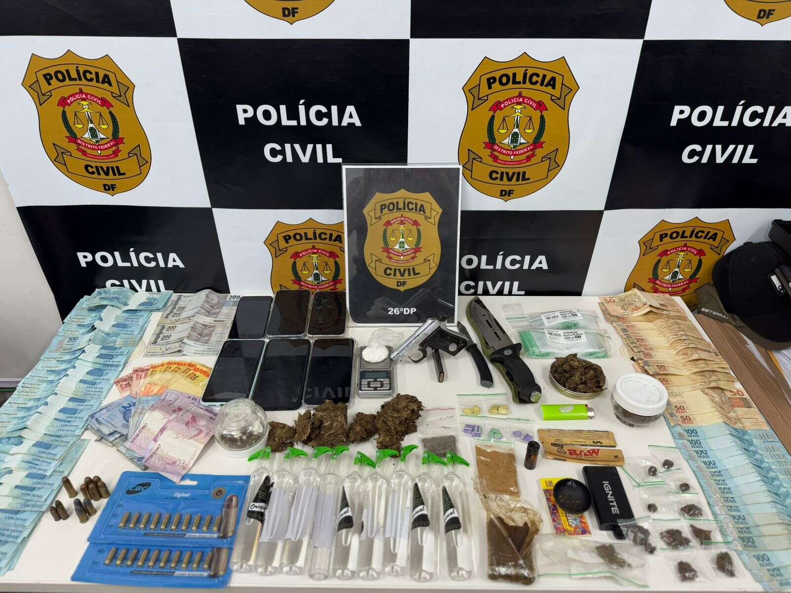 Casal que oferecia cardápio com variedade de drogas por app é preso