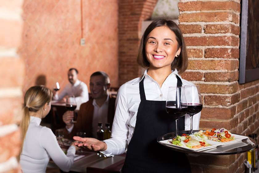 Bares e restaurantes: com alta no setor, curso técnico ganha destaque