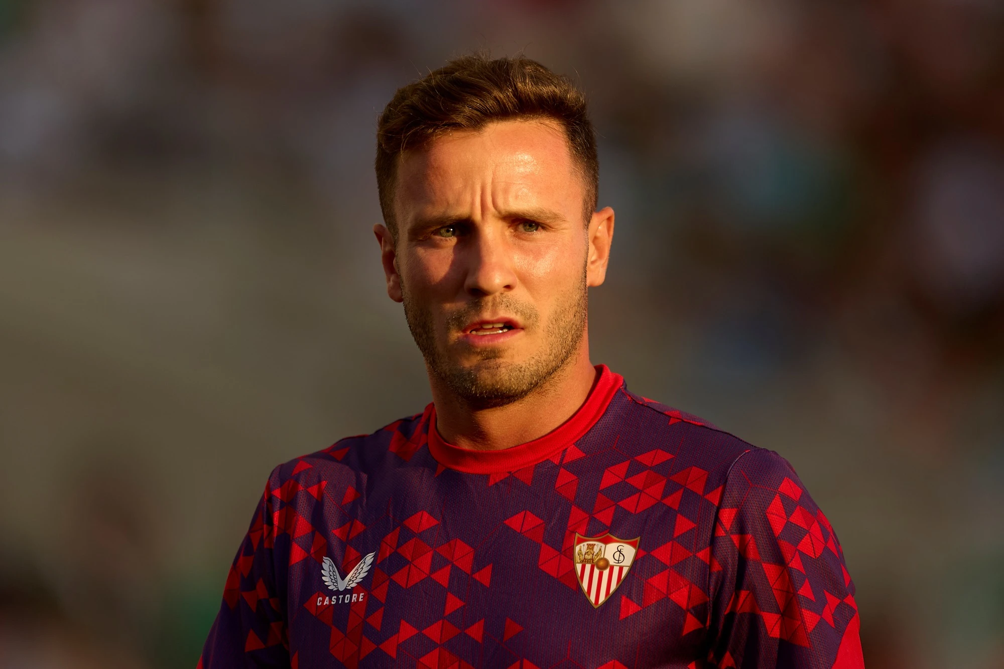 Saúl desembarca no Rio para assinar com o Flamengo nesta terça