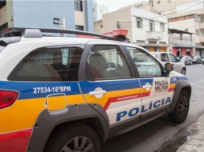 Briga de trânsito: homem é arrastado por Land Rover após discussão