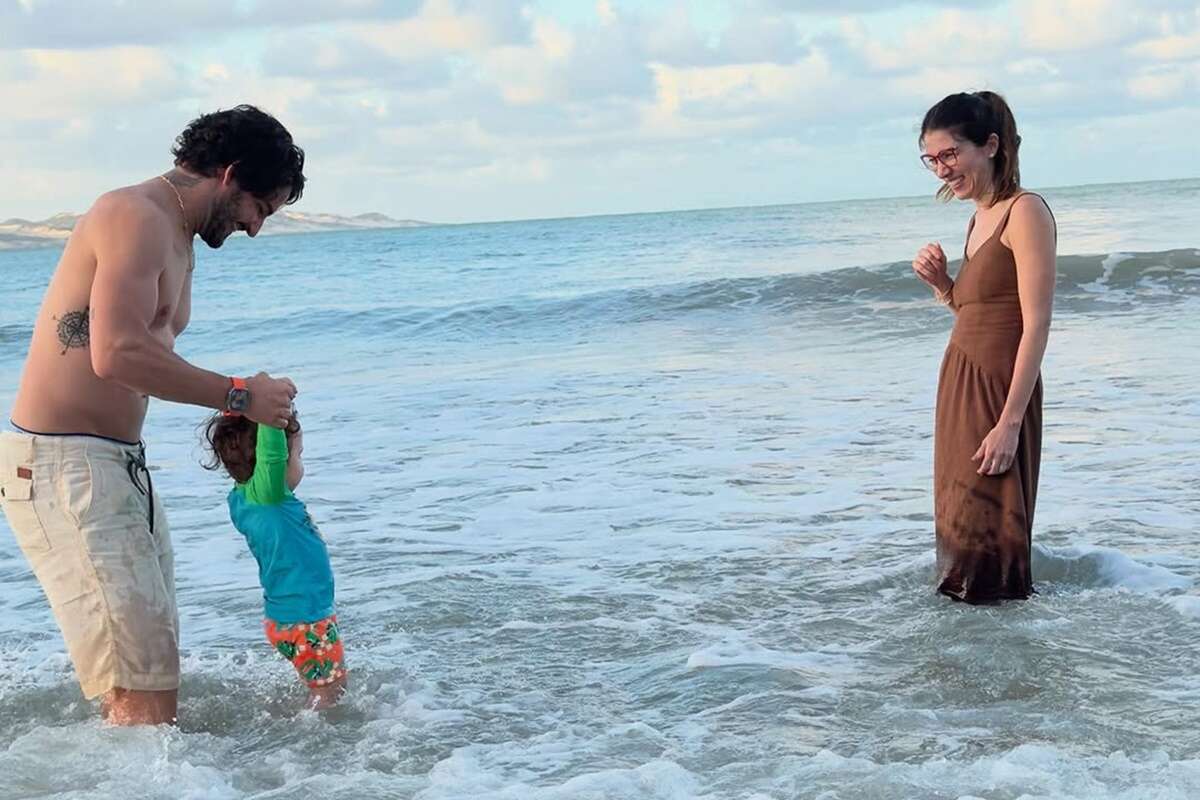 Alexandre Pato se derrete ao mostrar o filho com Rebeca Abravanel