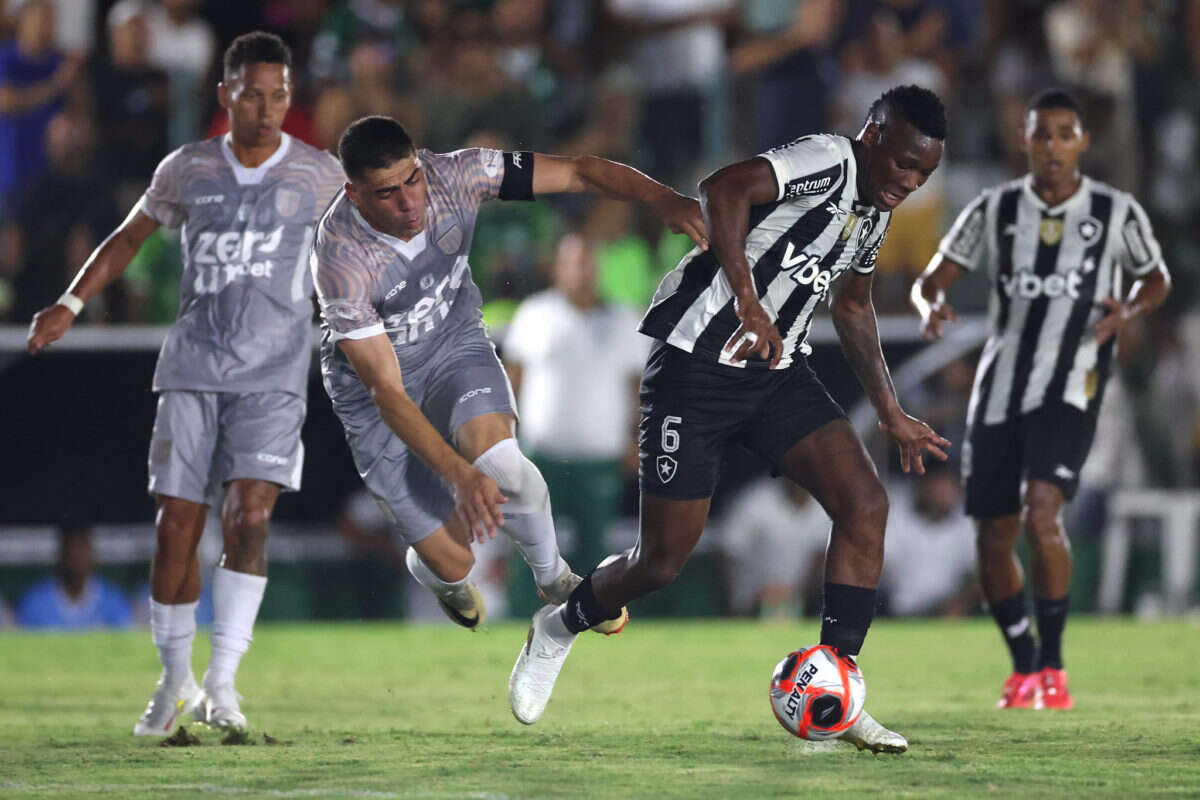 Botafogo tropeça e fica no empate com o Boavista pelo Carioca