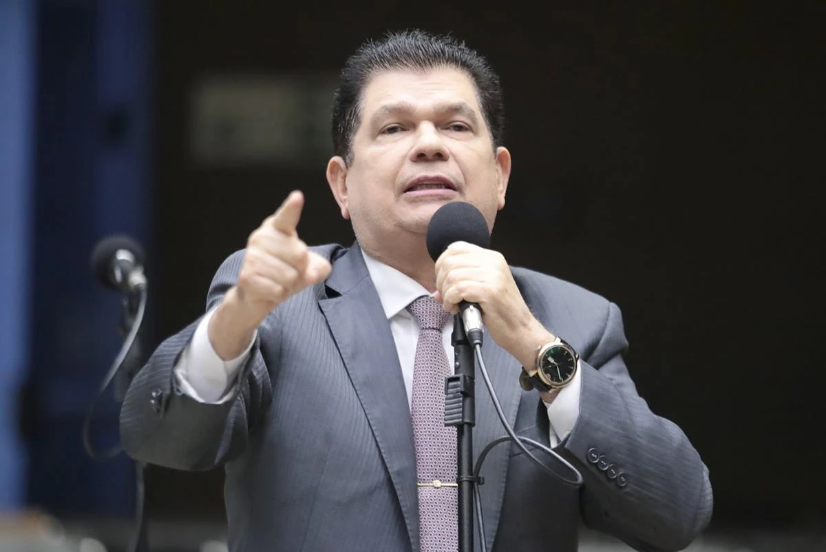 Vice-líder do governo: carta não resolve; Lula deve ligar para Trump
