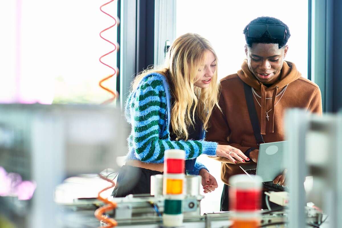 Feira reúne jovens da rede pública do DF para ofertar cursos técnicos