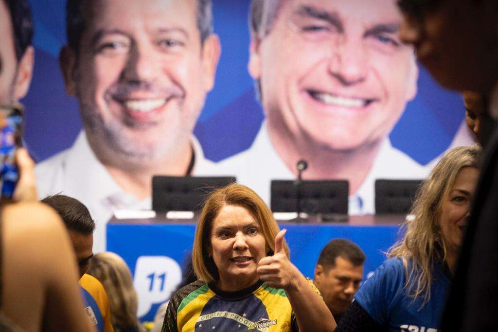 Ex-mulher de Bolsonaro obtém liminar e retoma nacionalidade brasileira