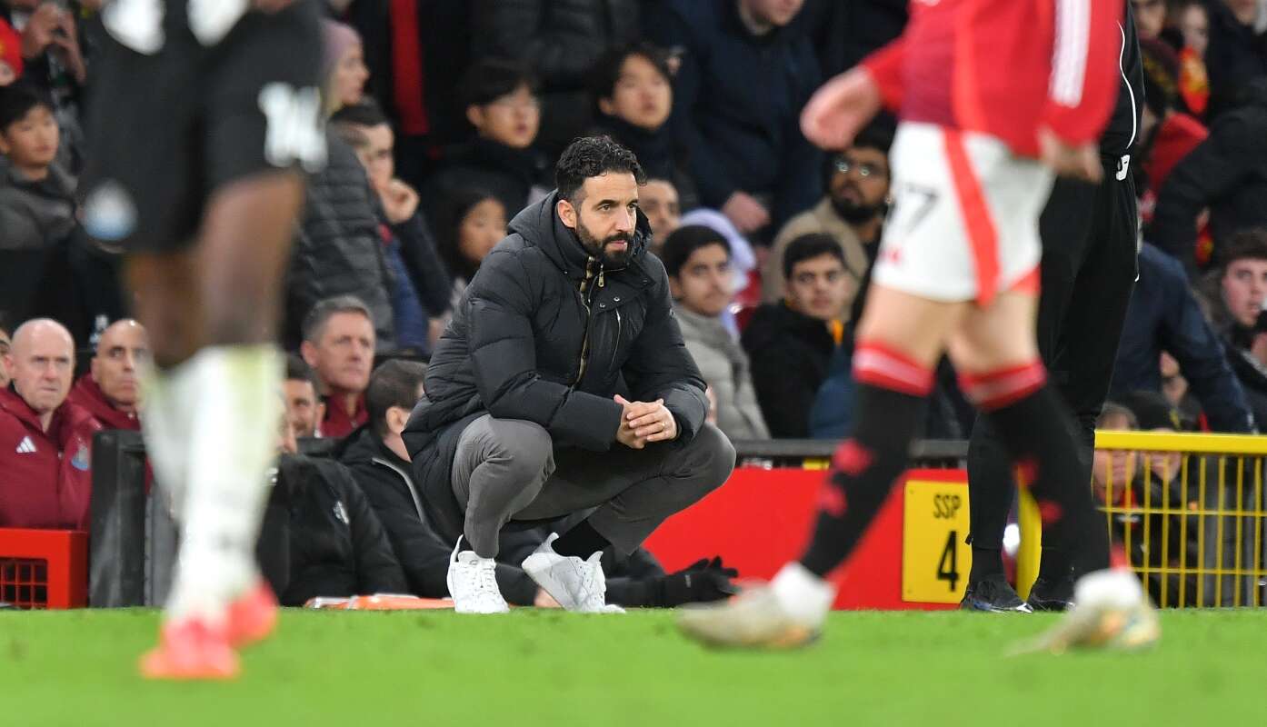 Técnico do United critica clube após empate: “Muito confortáveis”