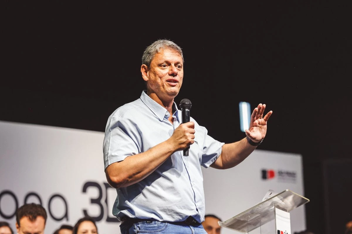 Quaest: Tarcísio tem rejeição nacional de 40% com guinada bolsonarista
