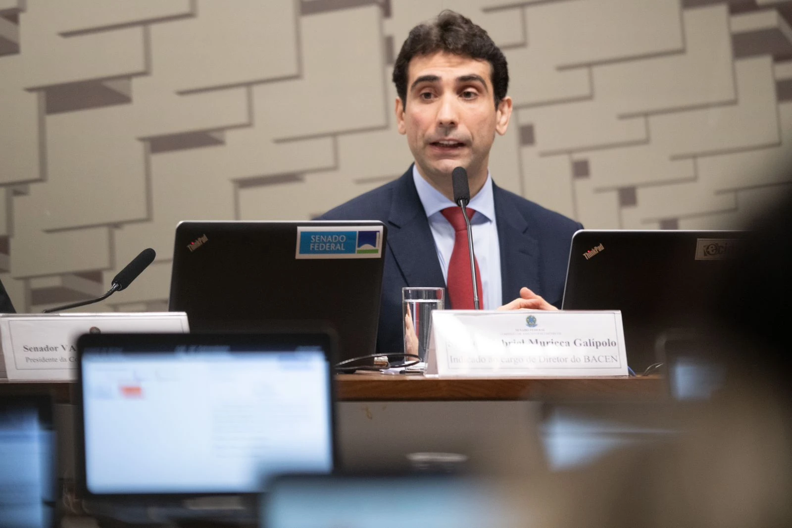 “Ninguém quer abaixar juros e ter inflação lá em cima”, diz Galípolo