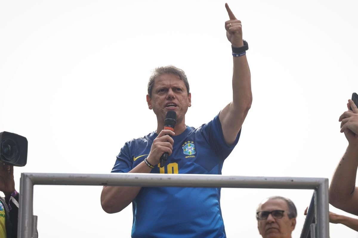 Tarcísio defende anistia ao 8/1 e prisão de invasor de imóvel privado