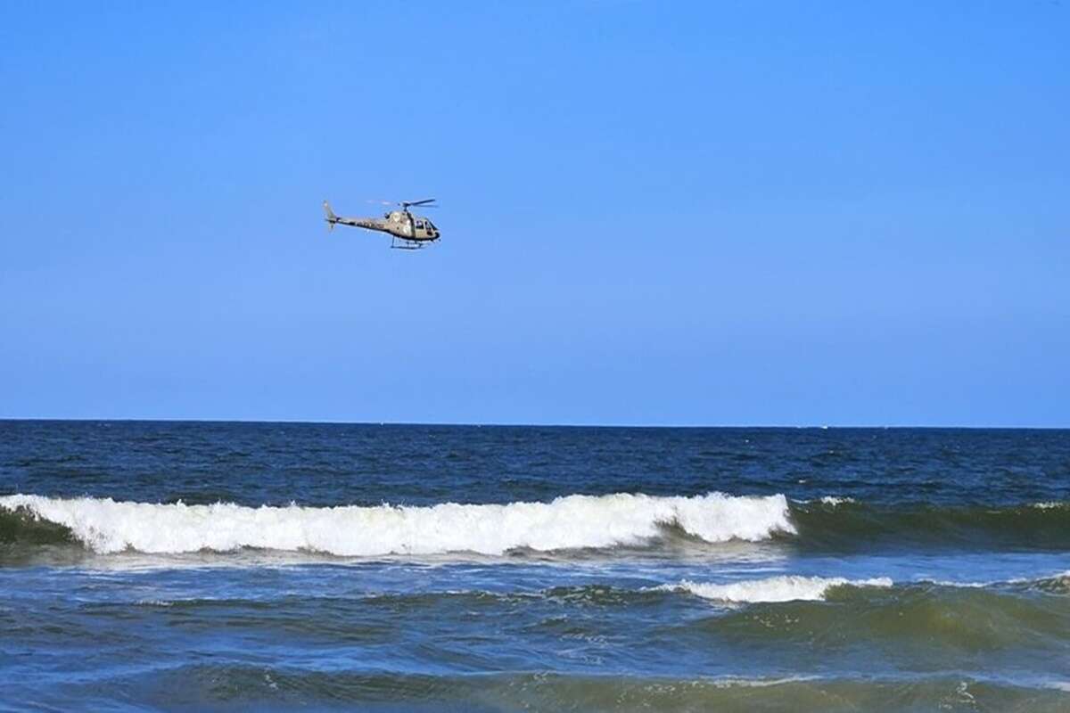 Menino de 14 anos desaparece ao entrar no mar em Santa Catarina