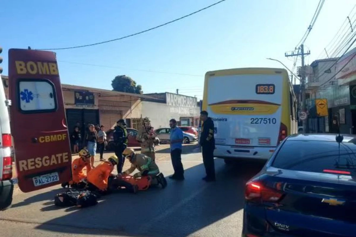 Pedestre fica ferido após ser atropelado por ônibus em via do DF