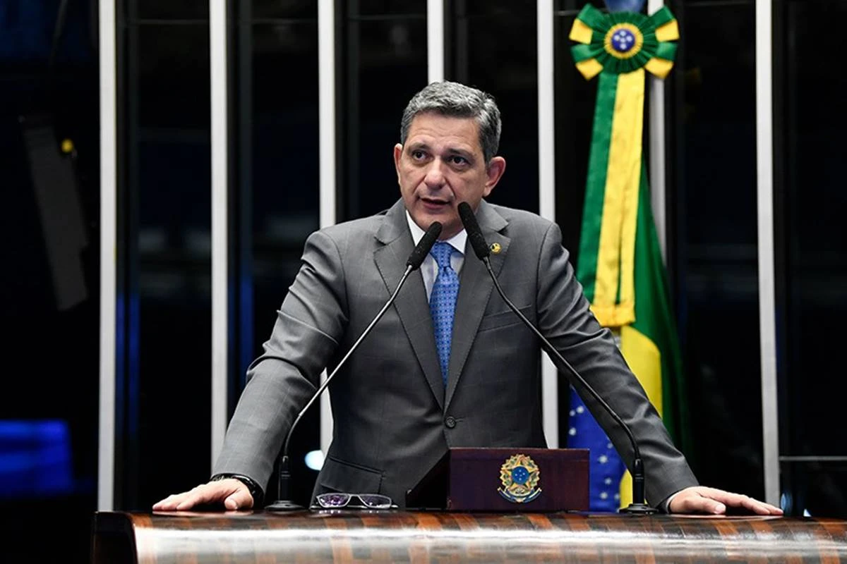Justiça: senador do PT é condenado por manobra para não quitar dívida