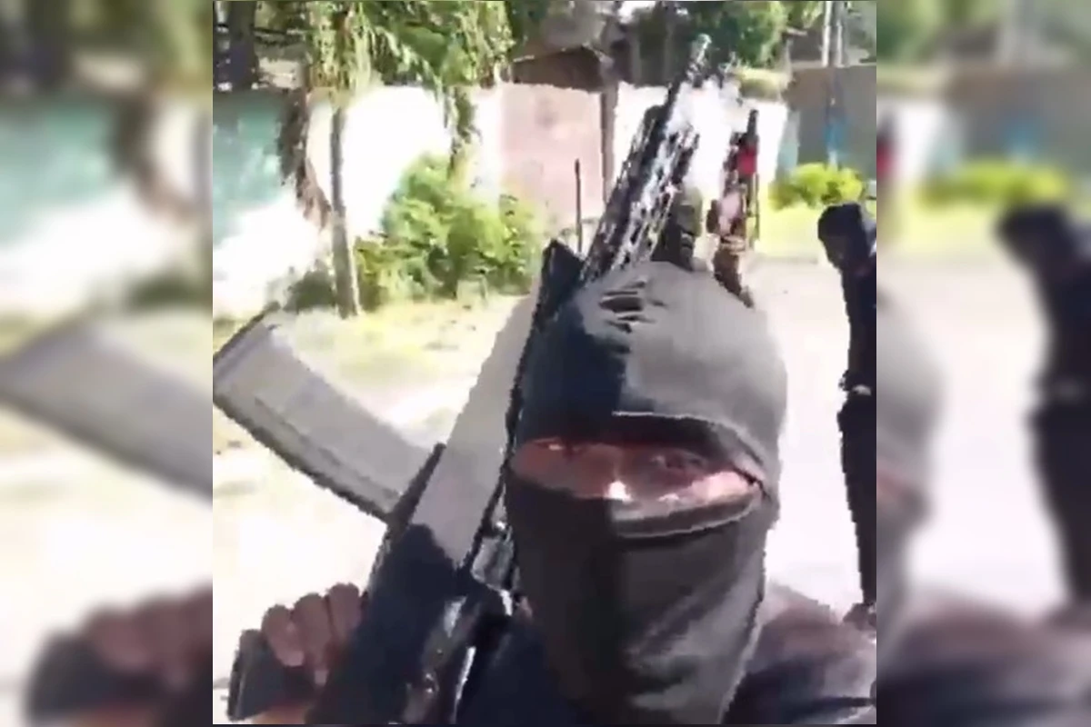 “Nóis tá com 30 fuzil”: membros do CV fazem vídeo ameaçando TCP. Veja