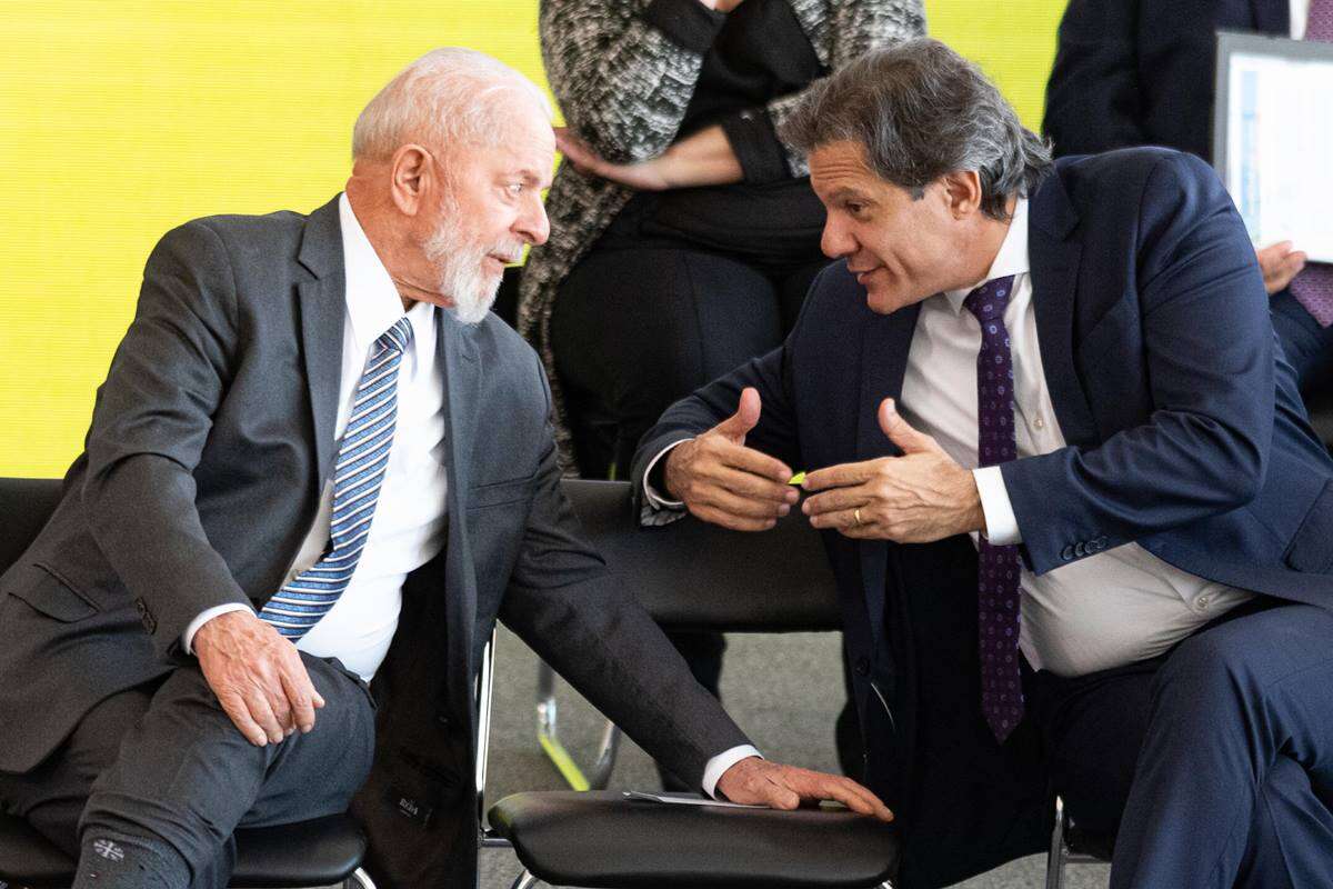 Após 2º turno, Lula recebe Haddad para tratar de revisão de gastos