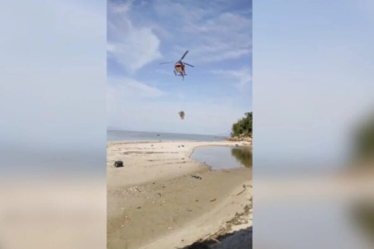 SC: embarcação naufraga, deixa pessoas à deriva e mobiliza helicóptero