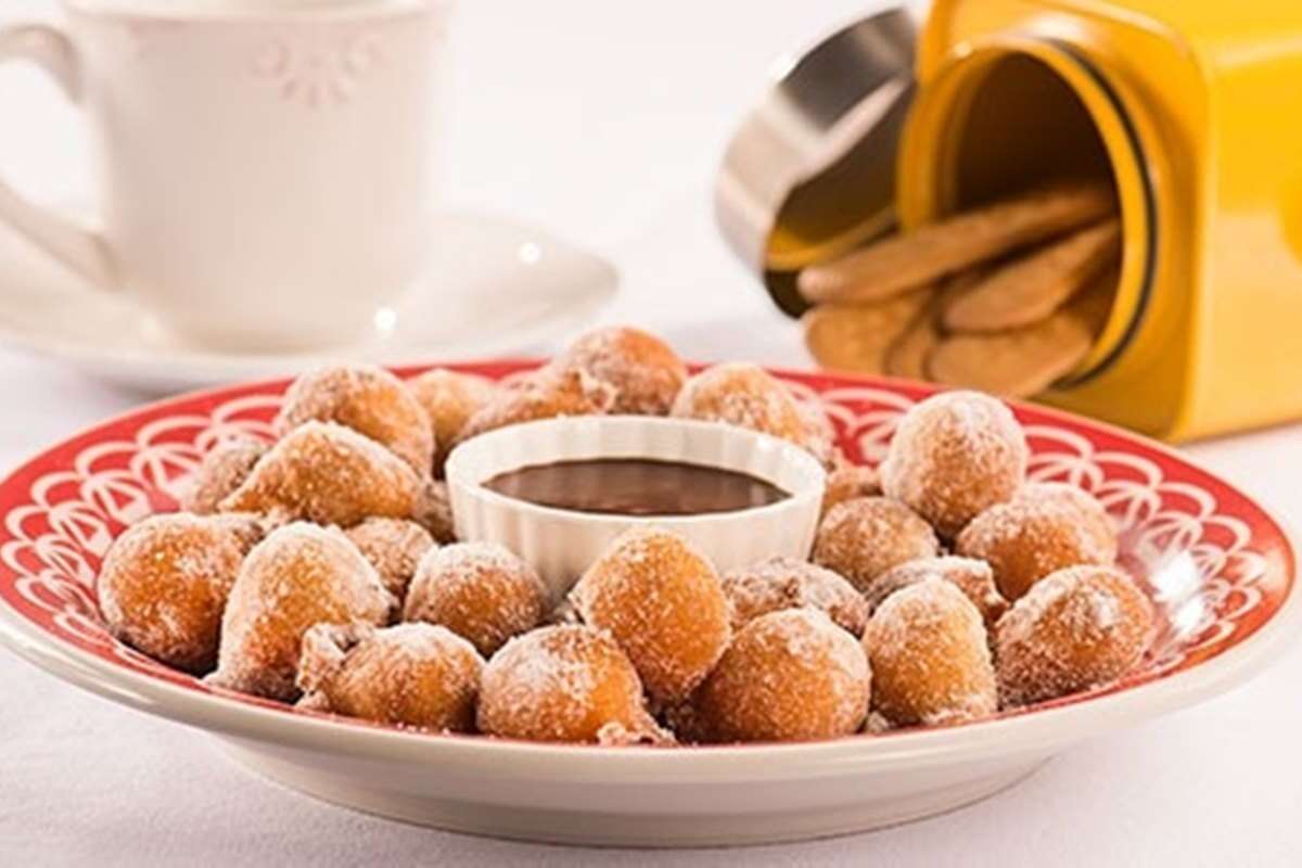 Bolinho de chuva com leite condensado: aprenda a receita deliciosa