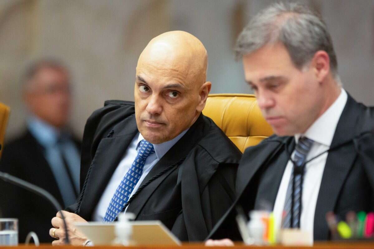 STF: Moraes cobra PGR sobre pedido para investigar Eduardo Bolsonaro