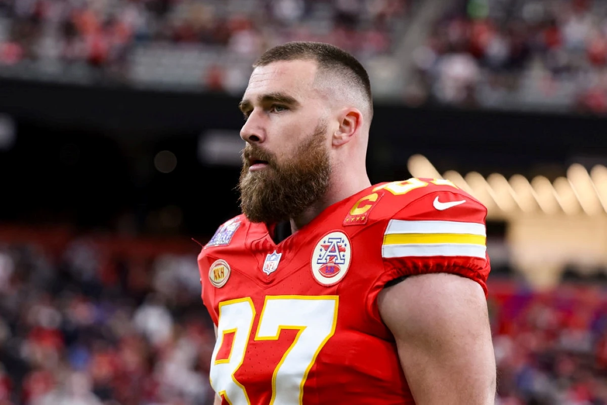 Travis Kelce, do Chiefs, comenta festa em aeroporto: “Loucura”