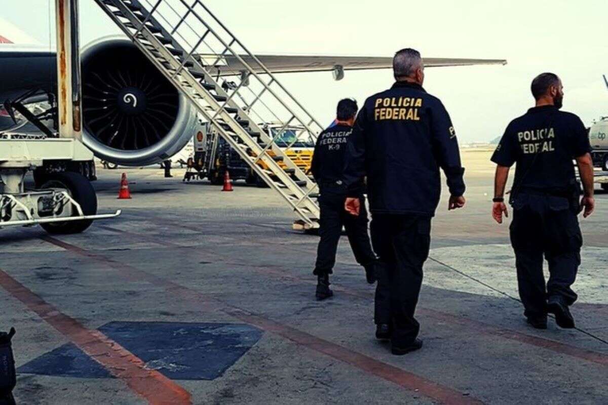 PF prende bando que escondia drogas em aviões com destino à Europa