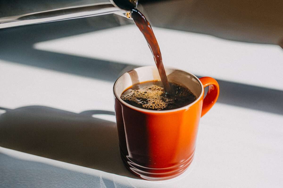 Café sem açúcar pode reduzir risco de demência, sugere estudo